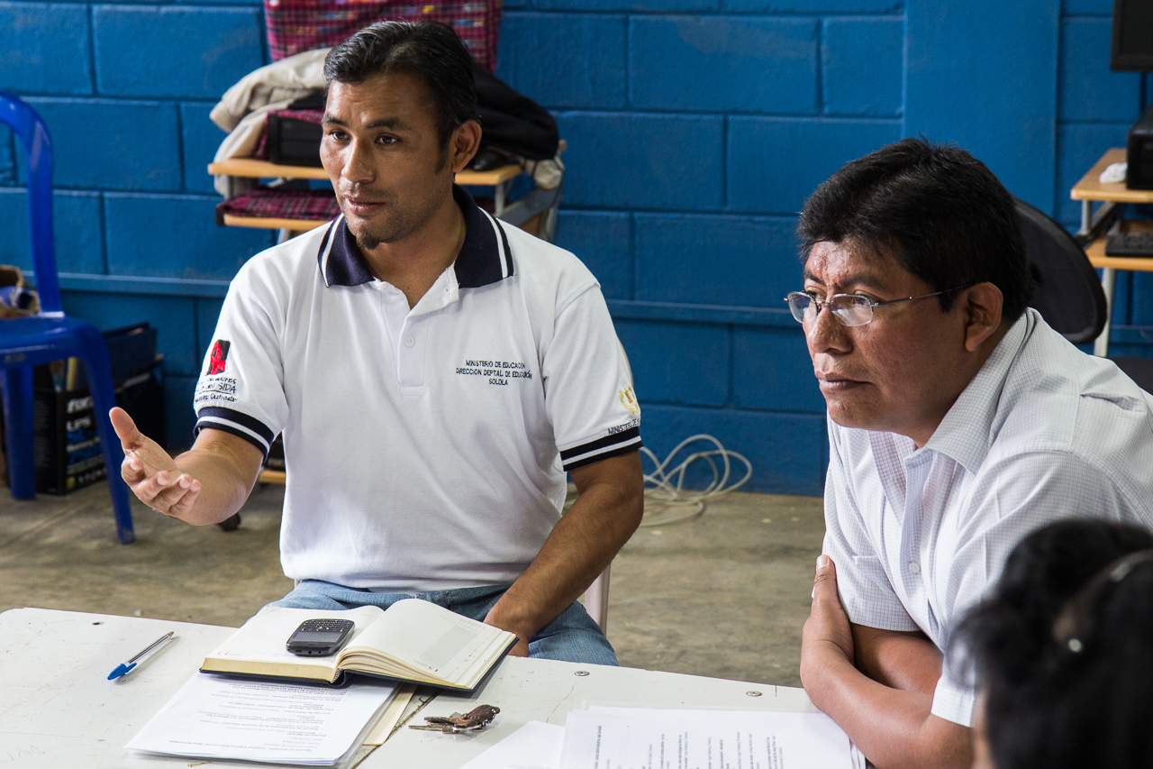 Edwan Yaxón at a meeting of his district leadership team.