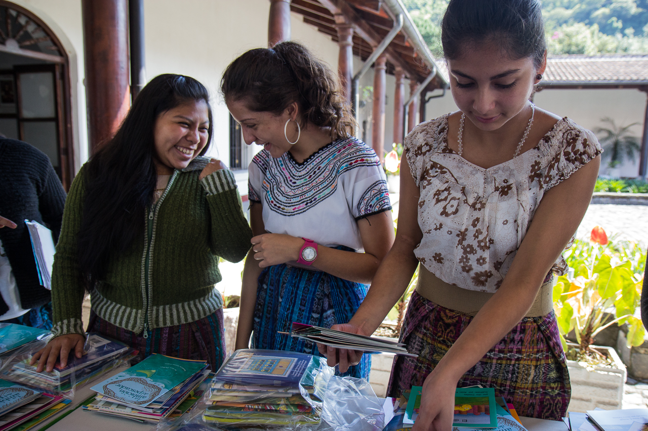 Socorro students select books to use in their Adventures in Reading programs.