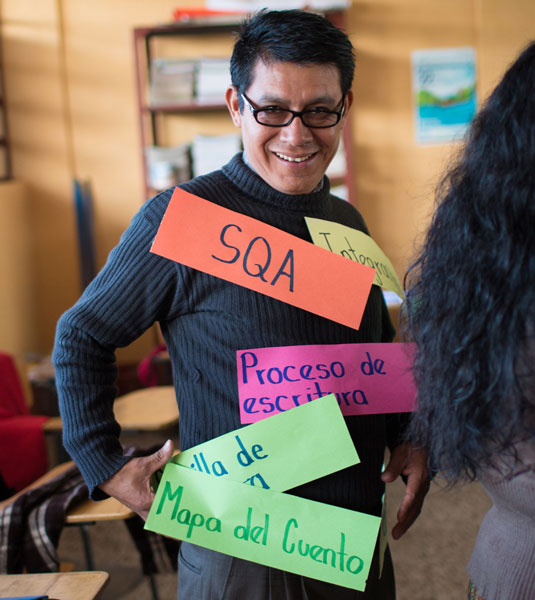 Teacher at training workshop in Agua Escondida.